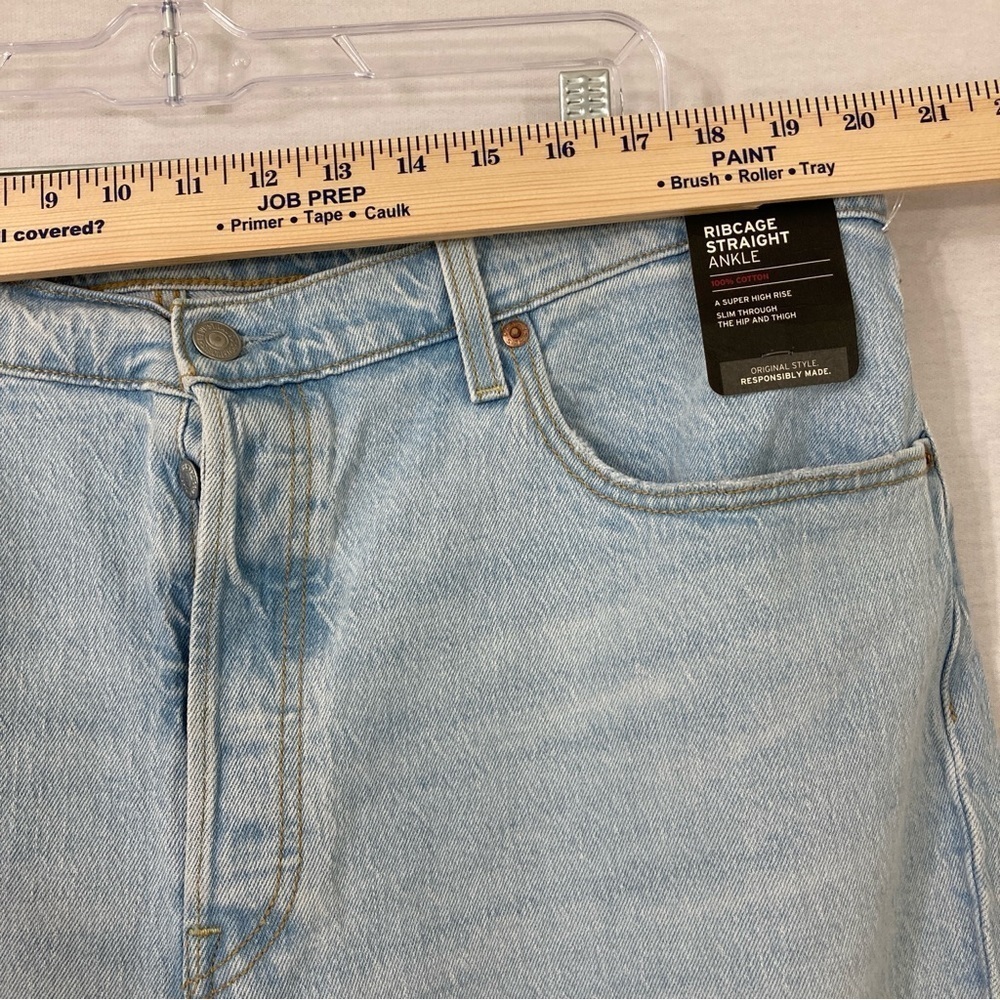 Levi's Light Wash Distressed Women’s Jeans - Picture 7 of 13